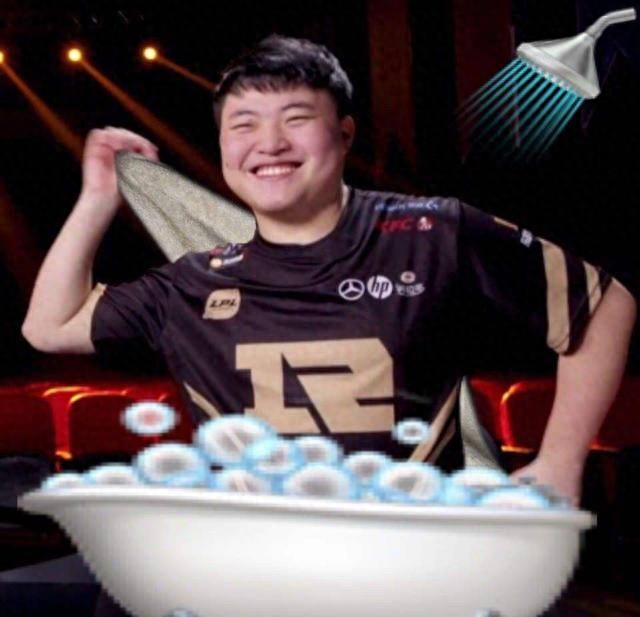 Uzi重返赛场，最后时刻胜出首场状态出色，热火观众沸腾！开云体育官网