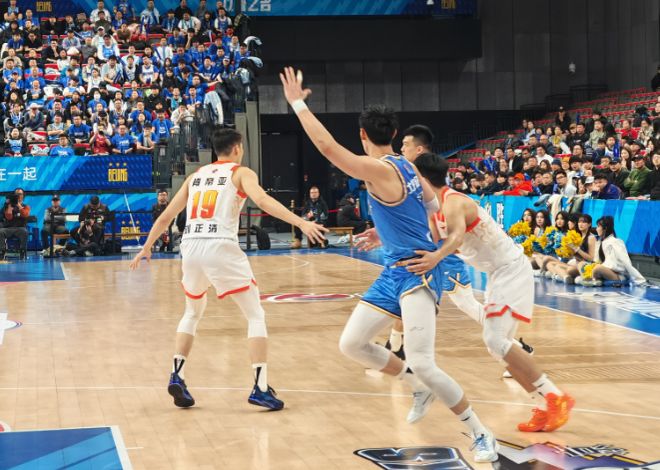 窗口期CBA常规赛焦点战；浙江队防线松动；悬念犹存；球队文化再被提及的简单介绍