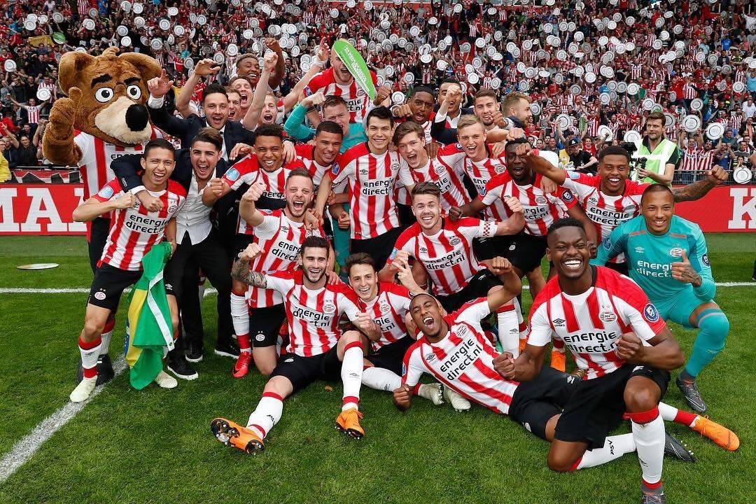 包含亚特兰大围绕荷甲扳平良机埃因霍温围绕德国杯再遭质疑之后，切尔西围绕社区盾状态回暖的词条