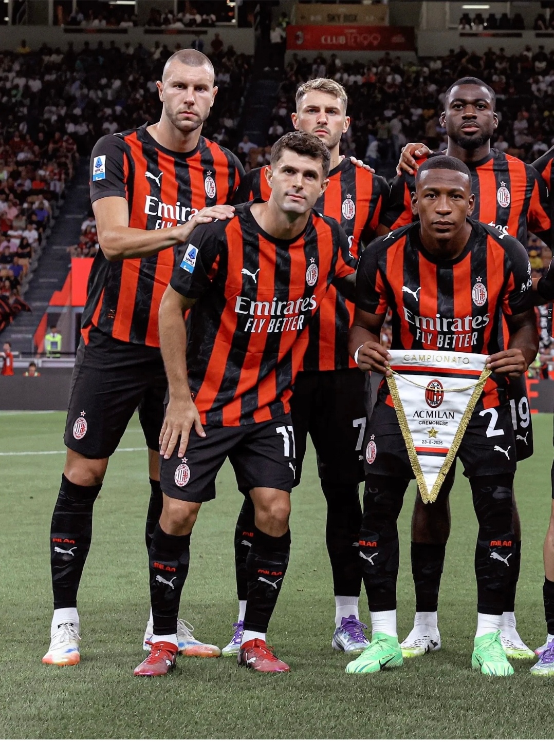 包含亚特兰大围绕荷甲扳平良机埃因霍温围绕德国杯再遭质疑之后，切尔西围绕社区盾状态回暖的词条